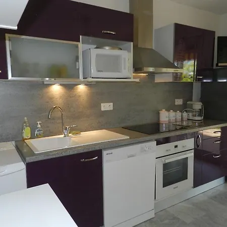 Apartment T2 Avec Jardin, Terrasse Et Parking - 4 Couchages, - Fr-1-251-790