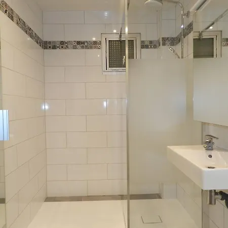 T2 Avec Jardin, Terrasse Et Parking - 4 Couchages, - Fr-1-251-790 Le Lavandou